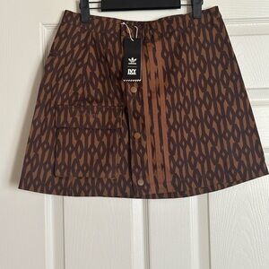 Ivy park/Adidas Women's Mini Skirt in Brown and Black Pattern